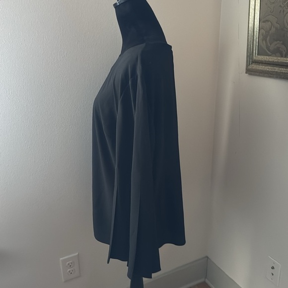 Talbots black crepe pleated bell sleeves back key hole top blouse Sz XL new - Picture 2 of 9